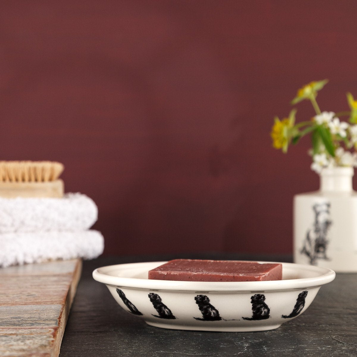 Charcoal Collection Seated Spaniel Soap Dish with two handmade soaps